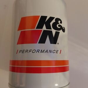 Oil filter for Chevrolet GMC HUMMER Silverado Express Kodiak Sierra Savana..(29)